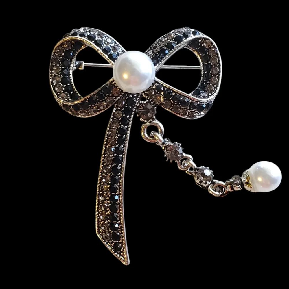 Rhinestone Bow Brooch with Pearls